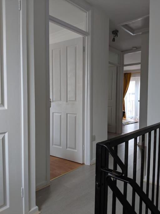 Private 2 Bed Flat Close To Excel & City Airport London Exteriör bild