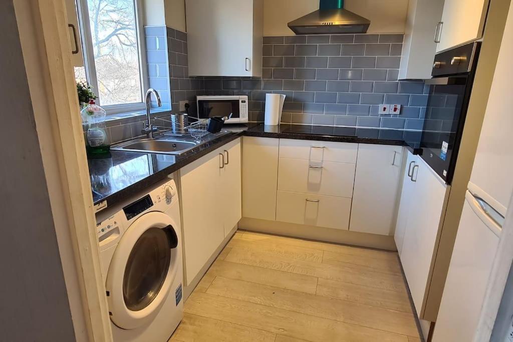 Private 2 Bed Flat Close To Excel & City Airport London Exteriör bild