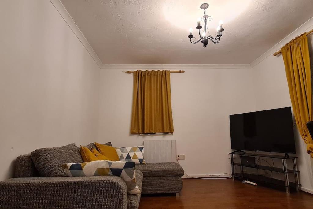 Private 2 Bed Flat Close To Excel & City Airport London Exteriör bild